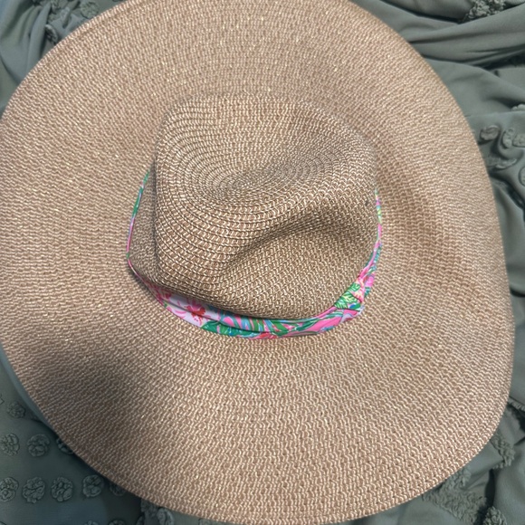 Lilly Pulitzer Beach Hat Journey To The Jungle NWT & Lilly soft crossbody bundle - Picture 3 of 6